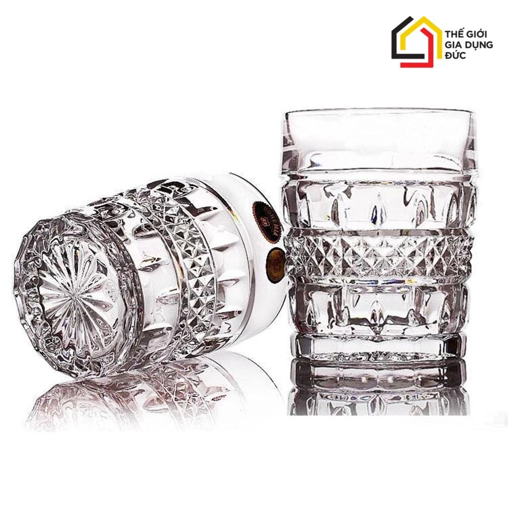 bo-binh-ruou-kem-6-ly-thuy-tinh-pha-le-bohemia (2) Đặc điểm Bộ bình rượu kèm 6 ly thuỷ tinh pha lê Bohemia