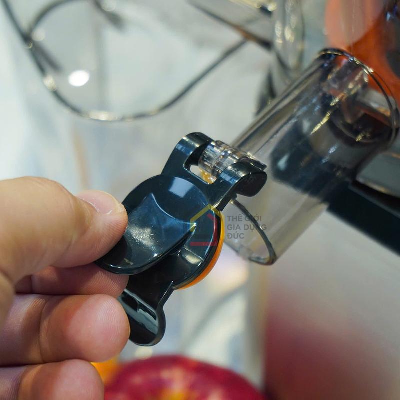 may-ep-cham-caso-sjw550 (7) Máy ép chậm Caso SJW550