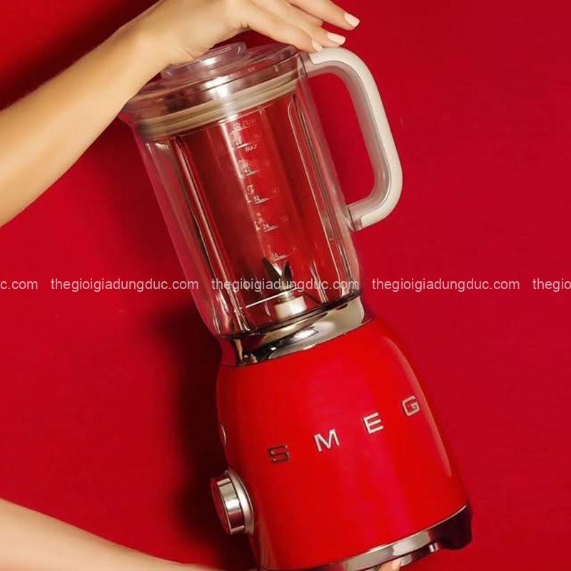 may-xay-sinh-to-smeg-blf03 (1) Máy xay sinh tố Smeg BLF03