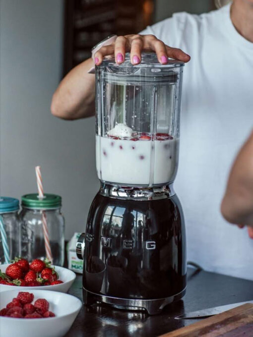 Máy xay sinh tố Smeg BLF03