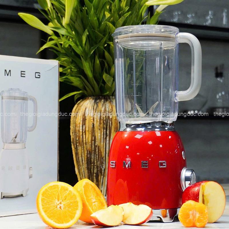 may-xay-sinh-to-smeg-blf03 (2) Máy xay sinh tố Smeg BLF03