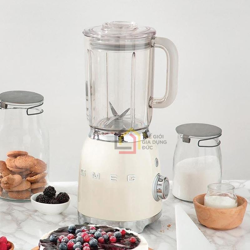 may-xay-sinh-to-smeg-blf03 (6) Máy xay sinh tố Smeg BLF03