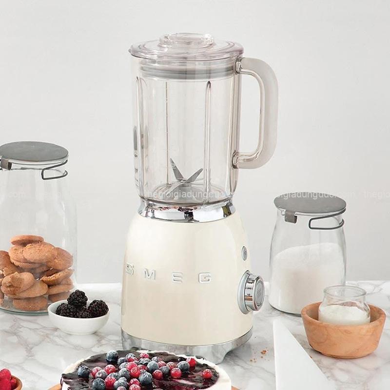 may-xay-sinh-to-smeg-blf03 (6) Máy xay sinh tố Smeg BLF03