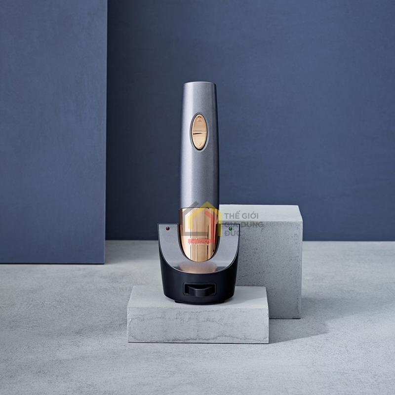 bo-dung-cu-mo-ruou-vang-tu-dong-cuisinart1 (2) Bộ dụng cụ mở rượu vang tự động Cuisinart