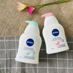Dung dịch vệ sinh phụ nữ Nivea Intimo