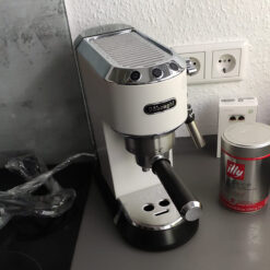 Máy pha café Espresso De'Longhi Dedica Style EC685