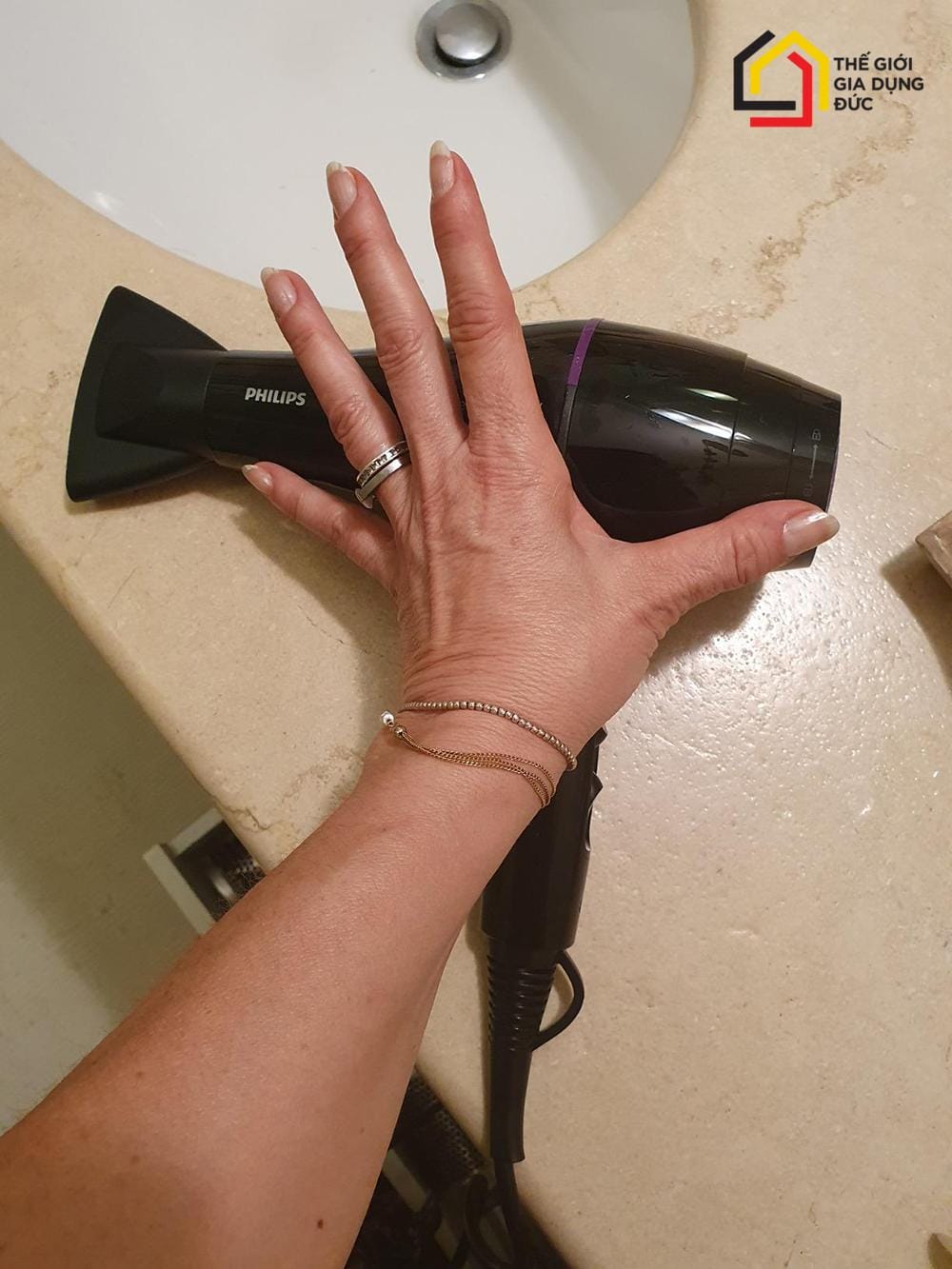 may-say-toc-philips-bhd274-00 (3) Máy Sấy Tóc Philips BHD274/00
