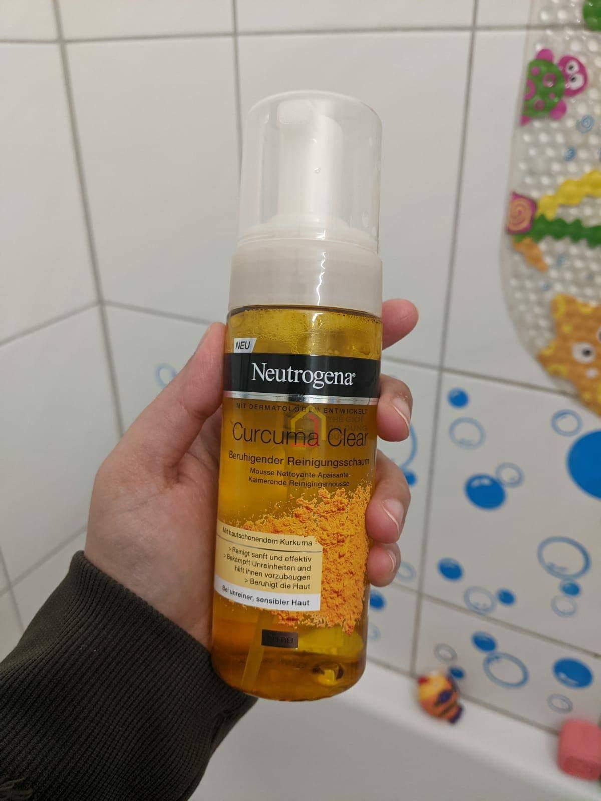 sua-rua-mat-tinh-chat-nghe-neutrogena-calme-curcuma-150ml4 Sữa rửa mặt tinh chất nghệ Neutrogena Calme Curcuma 150ml