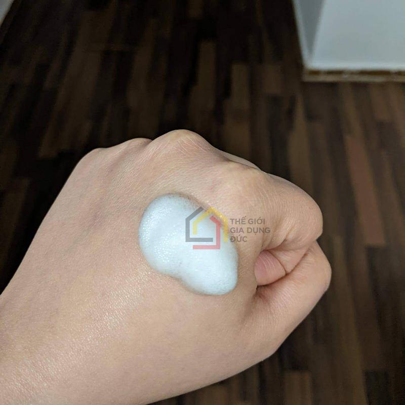 sua-rua-mat-tinh-chat-nghe-neutrogena-calme-curcuma-150ml5 Sữa rửa mặt tinh chất nghệ Neutrogena Calme Curcuma 150ml