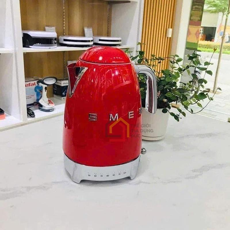 am-sieu-toc-smeg-klf04-co-dieu-chinh-nhiet-do1 Ấm siêu tốc Smeg KLF04 có điều chỉnh nhiệt độ