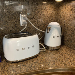 Ấm siêu tốc Smeg KLF04 có điều chỉnh nhiệt độ