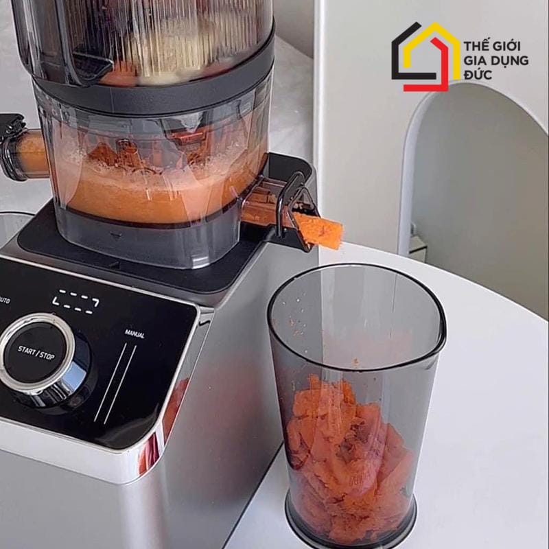 may-ep-cham-va-xay-hoa-qua-hurom-m100-6 Máy ép chậm và xay hoa quả Hurom M100