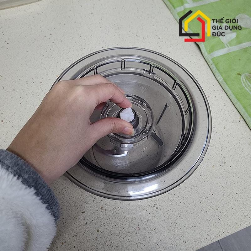 may-xay-thit-bosch-mmr08r2-8 Máy xay thịt Bosch MMR08R2