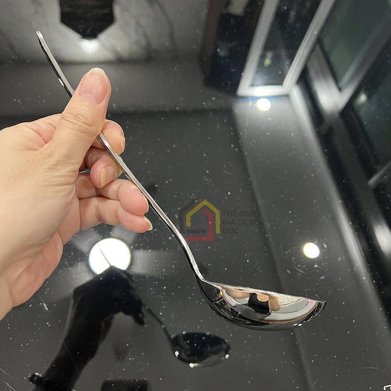 muoi-canh-wmf-nouva-22cm (10) Muôi canh Wmf Nouva 22cm – Nhỏ gọn, tinh tế và sang trọng