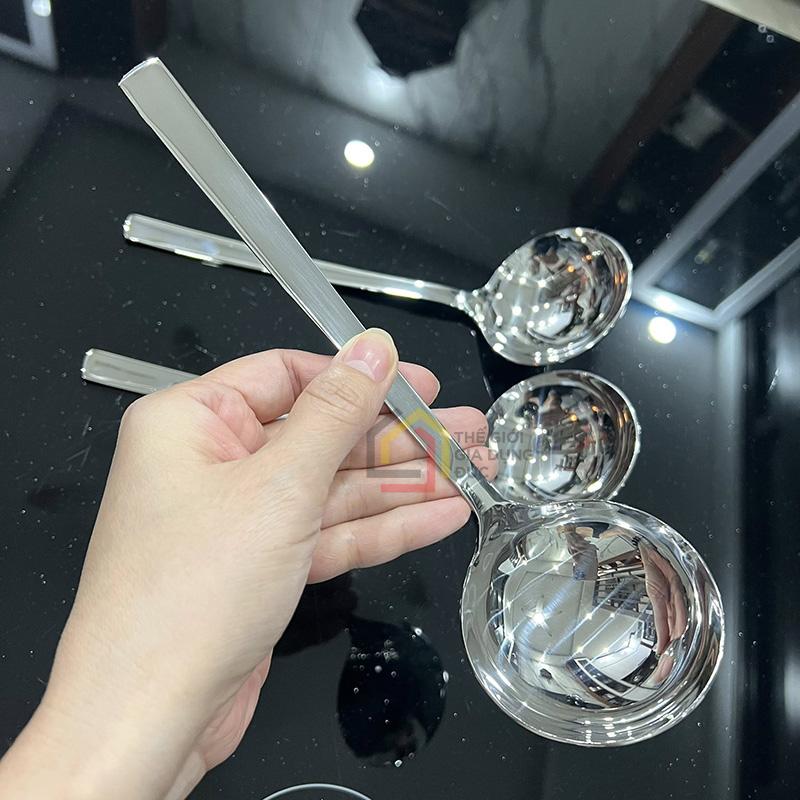 muoi-canh-wmf-nouva-22cm (12) Muôi canh Wmf Nouva 22cm – Nhỏ gọn, tinh tế và sang trọng