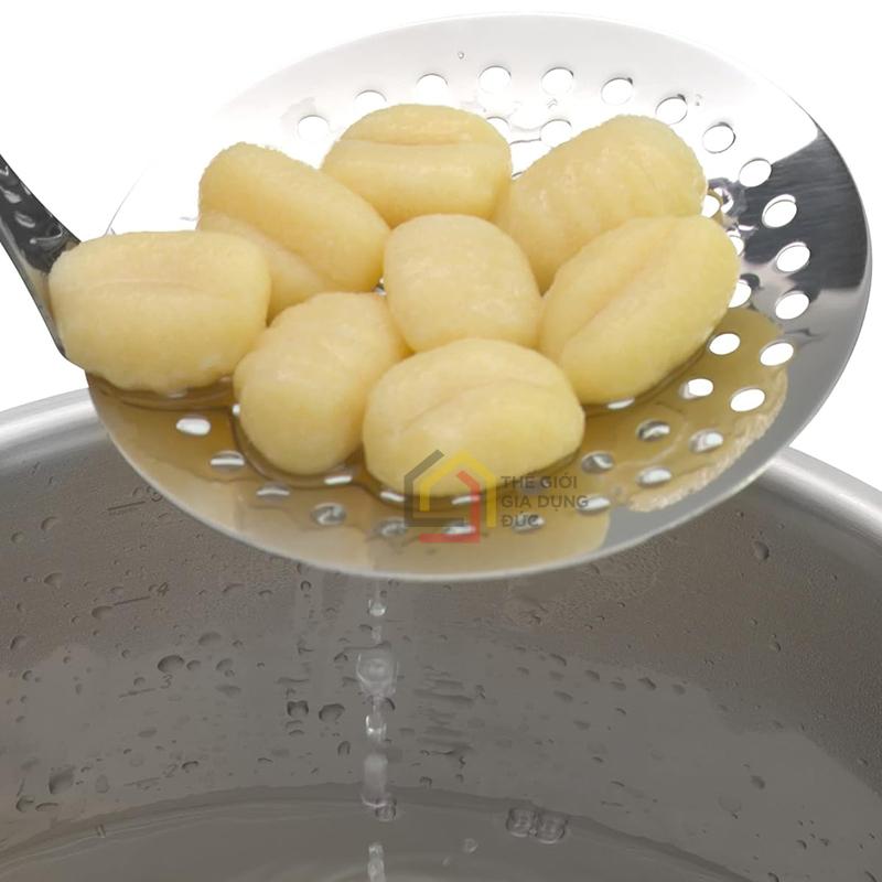 muoi-thung-an-lau-wmf-profi-plus-30cm3 Muôi thủng ăn lẩu Wmf Profi Plus 30cm