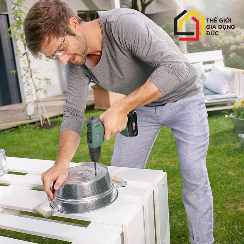 may-khoan-va-bat-vit-khong-day-bosch-universaldrill-18-6 Máy khoan và bắt vít không dây Bosch UniversalDrill 18