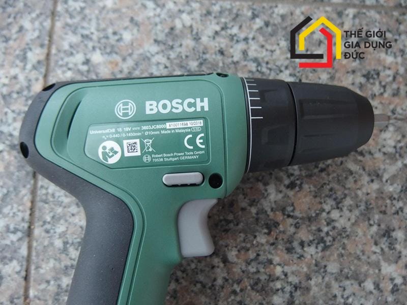 may-khoan-va-bat-vit-khong-day-bosch-universaldrill-18-8 Máy khoan và bắt vít không dây Bosch UniversalDrill 18