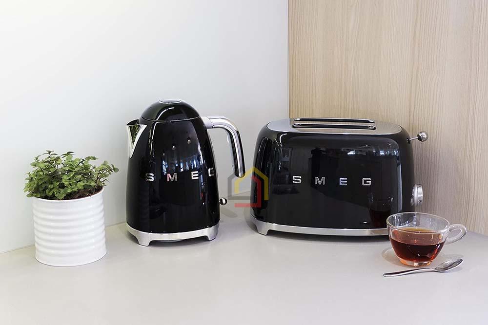 Máy nướng bánh mì Smeg TSF01BLEU