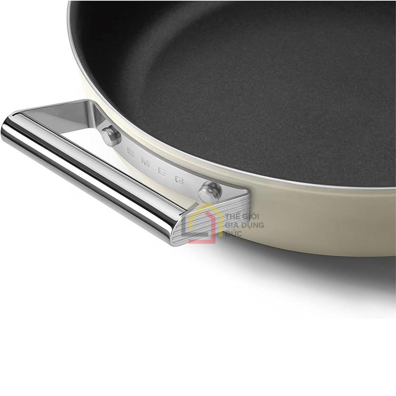 noi-chao-smeg-ckfd2811-8 Nồi chảo Smeg CKFD2811