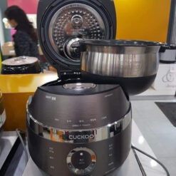 Nồi cơm điện Cuckoo CRP-JHR0660FD 1,08L