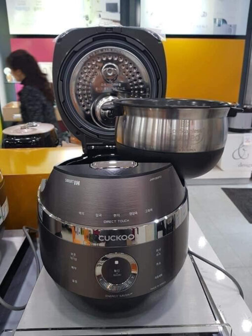 Nồi cơm điện Cuckoo CRP-JHR0660FD 1,08L