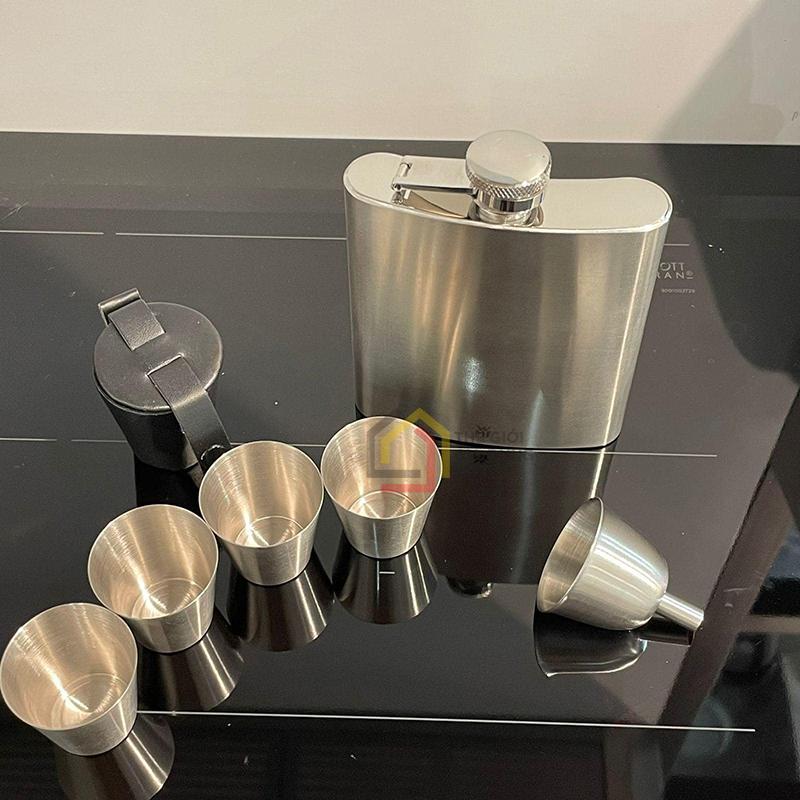 binh-dung-ruou-cam-tay-wmf-flachmann-set-manhattan-gom-6-mo Bình đựng rượu cầm tay Wmf Flachmann-Set Manhattan gồm 6 món