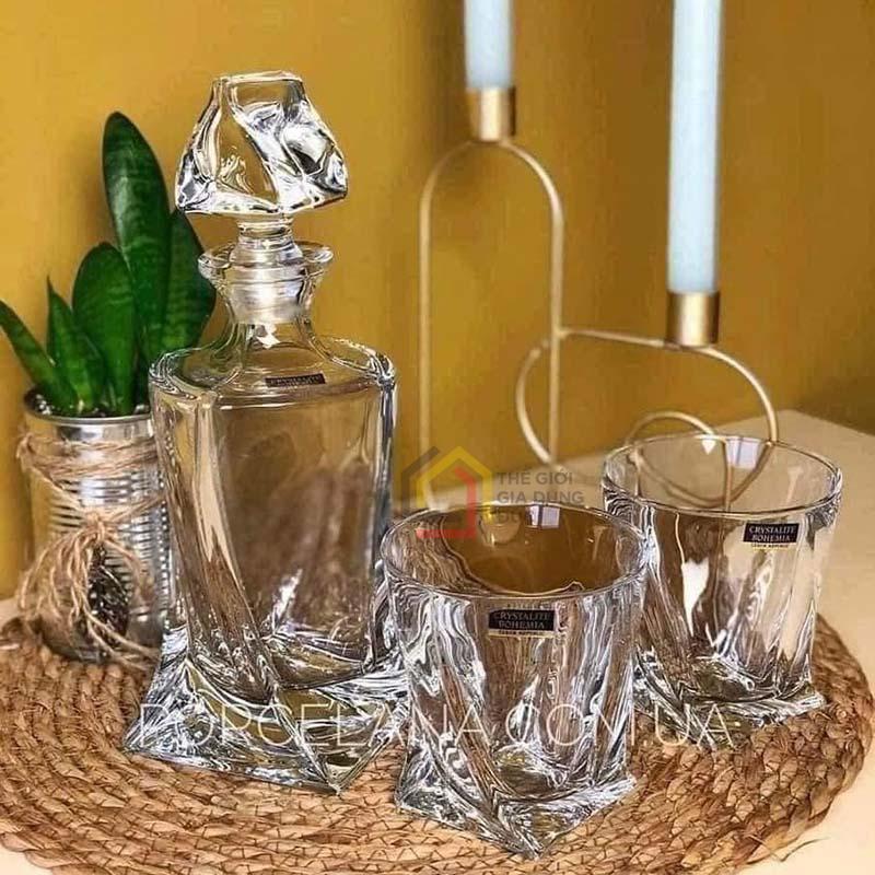 bo-binh-ruou-770ml-6-coc-pha-le-bohemia-quadro-340ml-8 Bộ bình rượu 770ml + 6 cốc pha lê Bohemia Quadro 340ml