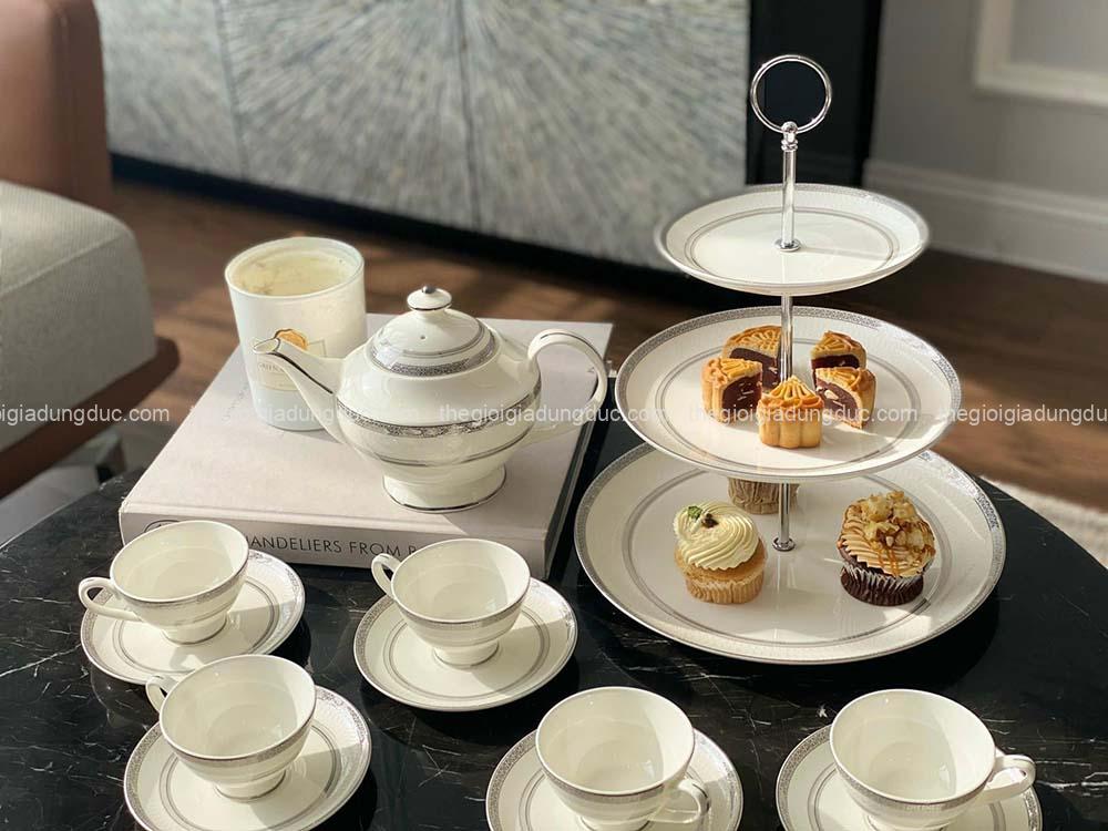bo-tra-va-ke-banh-hoang-gia-vien-bac-spedona (9) Bộ trà và kệ bánh Hoàng Gia viền bạc Spedona