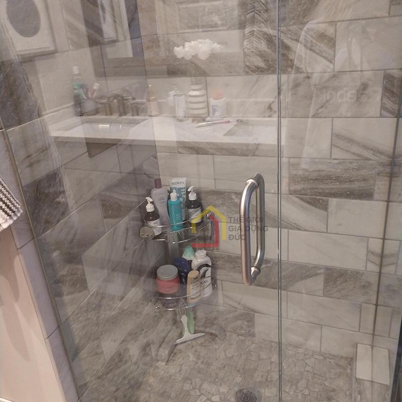 gia-treo-dung-cu-nha-tam-loai-chong-san-tran-simplehuman11 Giá treo dụng cụ nhà tắm loại chống sàn & trần Simplehuman