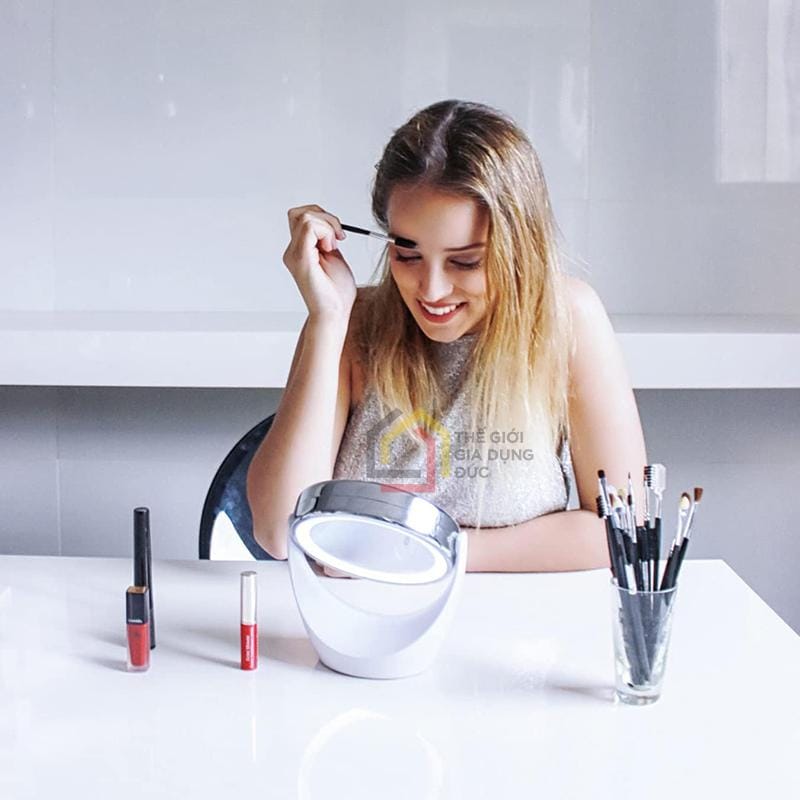 guong-trang-diem-beurer-bs49-quay-duoc-360-5 Gương trang điểm Beurer BS49 quay được 360°