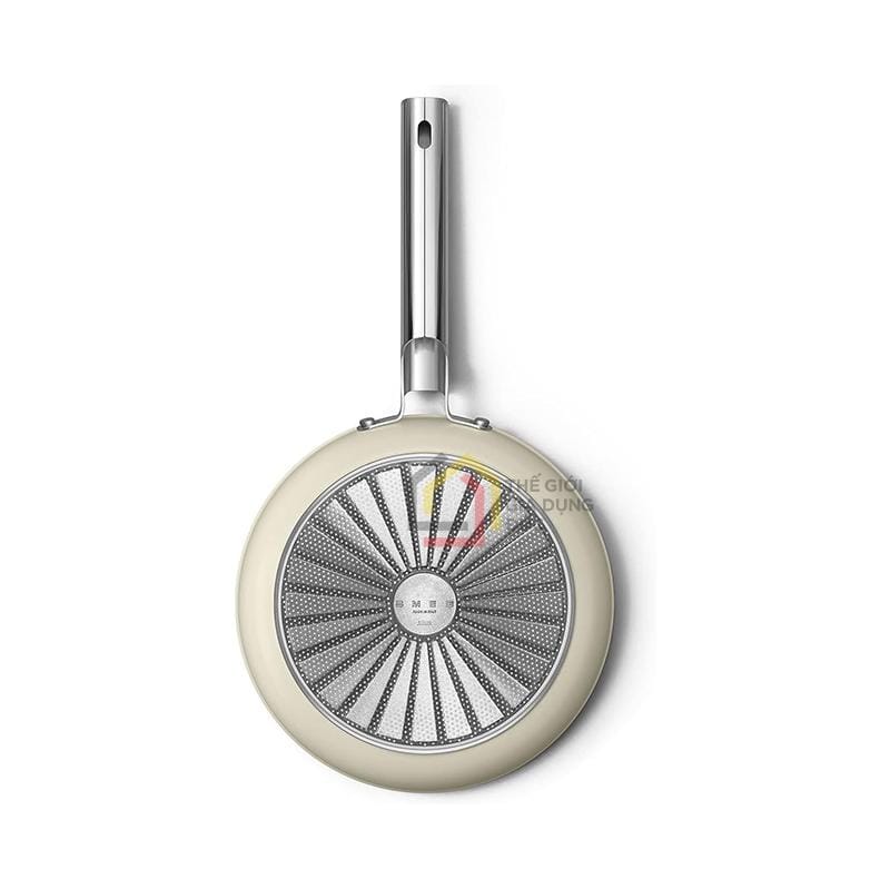 chao-chong-dinh-smeg-ckff2601crm-size-26cm-mau-kem7 Chảo chống dính Smeg CKFF2601CRM size 26cm màu kem