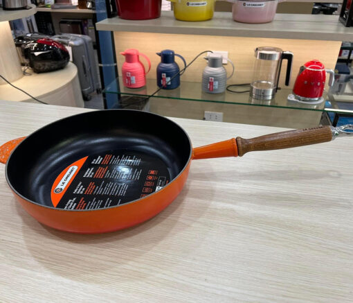 Chảo gang LeCreuset Bratpfanne m. Holzgriff 28cm Orange
