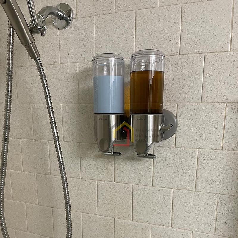 set-doi-binh-dung-sua-tam-nuoc-goi-dau-simplehuman11 Set đôi bình đựng sữa tắm, nước gội đầu Simplehuman