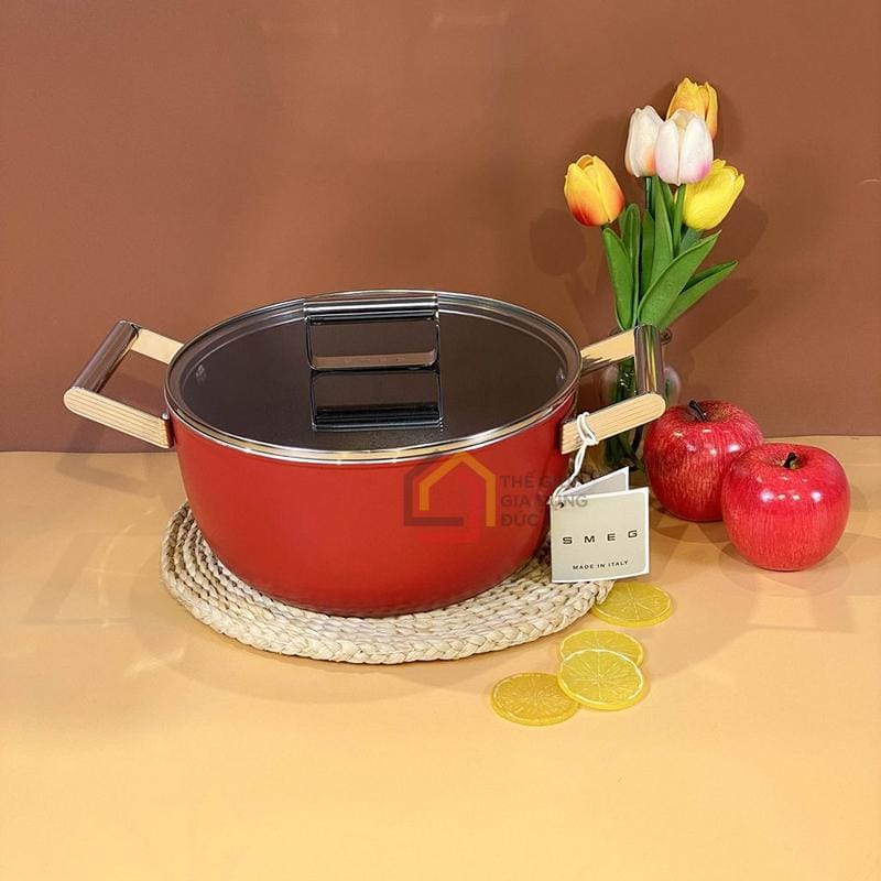 noi-smeg-casserole-ckfc2411rdm-24cm-mau-do7 Nồi Smeg Casserole CKFC2411RDM 24cm màu đỏ