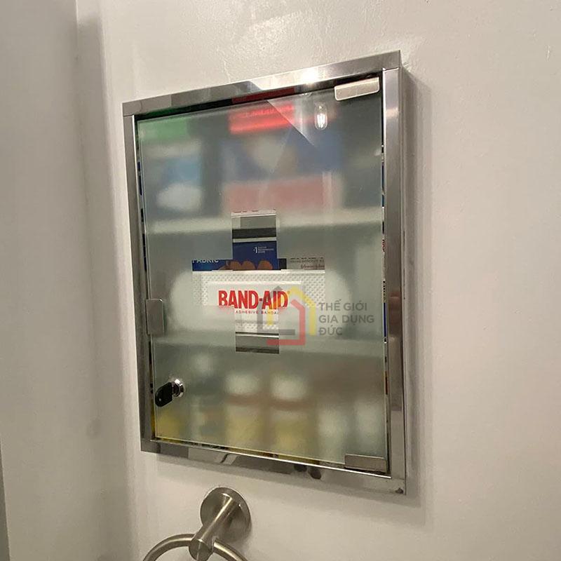 tu-thuoc-gia-dinh-wenko-cua-kinh11 Tủ thuốc gia đình Wenko cửa kính