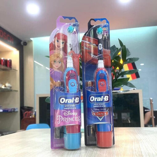 Bàn chải pin Oral B cho bé từ 3 tuổi