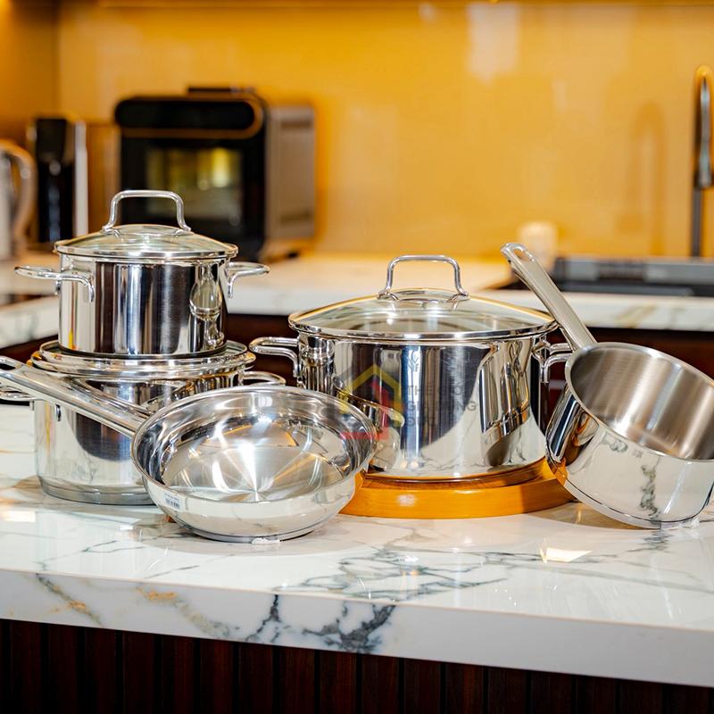 bo-noi-wmf-astoria-5-mon1 Bộ nồi Wmf Astoria 5 món (3 nồi, 1 quánh, 1 chảo)