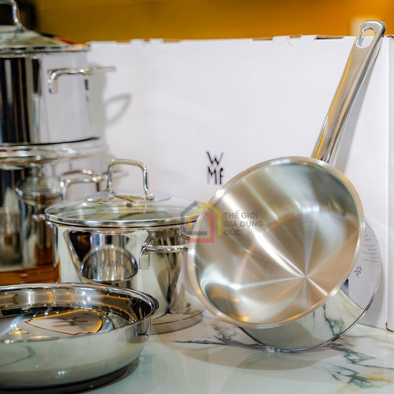 bo-noi-wmf-astoria-5-mon4 Bộ nồi Wmf Astoria 5 món (3 nồi, 1 quánh, 1 chảo)