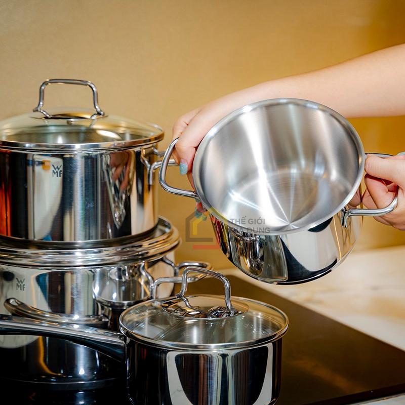 bo-noi-wmf-astoria-5-mon5 Bộ nồi Wmf Astoria 5 món (3 nồi, 1 quánh, 1 chảo)