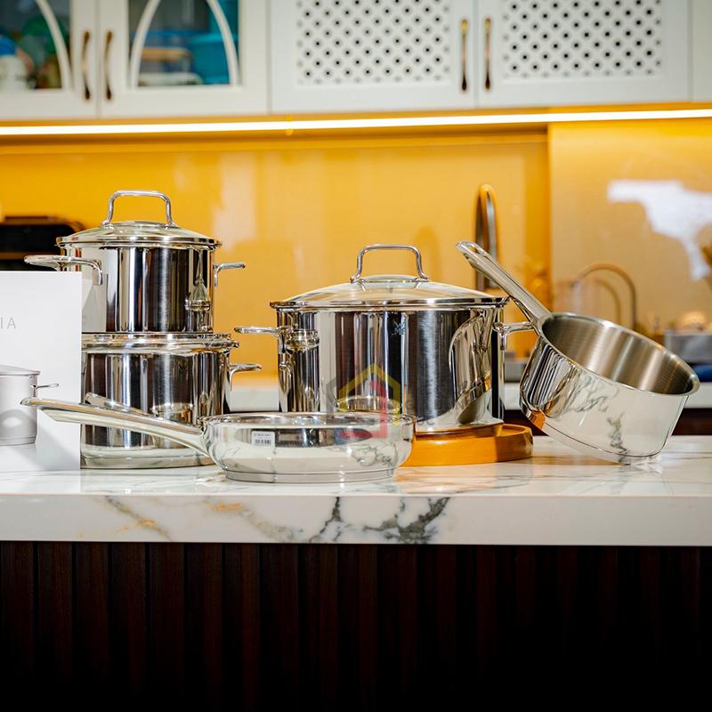 bo-noi-wmf-astoria-5-mon7 Bộ nồi Wmf Astoria 5 món (3 nồi, 1 quánh, 1 chảo)