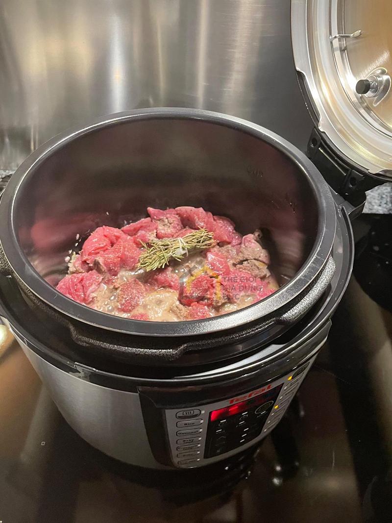 noi-ap-suat-dien-tefal-cy505e-12 Đặc điểm nồi áp suất điện Tefal CY505E