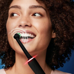 Set 2 bàn chải điện Oral-B Pro 3 3900