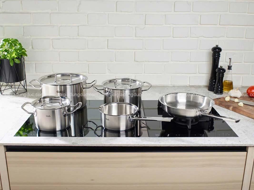 Bộ nồi Fissler Profi set 5 vung thép (3 nồi, 1 quánh, 1 chảo 24/28cm)