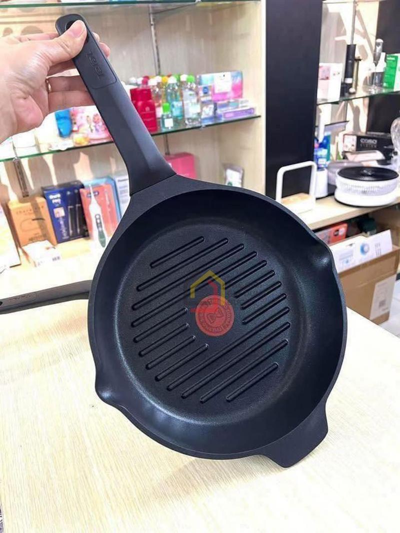 chao-nuong-nhom-duc-tefal-robusto-e24940-26cm (1) Chảo nướng nhôm đúc Tefal Robusto E24940 26cm