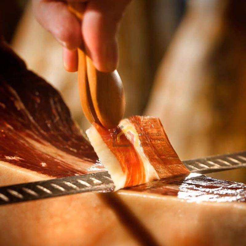 dui-heo-muoi-nguyen-xuong-paleta-de-bellota-100-iberica-5-55kg (1) Đùi heo muối nguyên xương Paleta De Bellota 100% Iberica 5 -5,5kg
