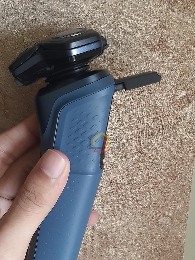 may-cao-rau-philips-s5582-20-9 Máy cạo râu Philips S5582/20