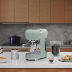 Máy pha cafe Smeg ECF02 mẫu mới