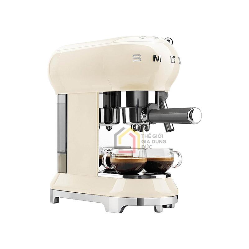 may-pha-cafe-smeg-ecf02-mau-moi3 Máy pha cafe Smeg ECF02 mẫu mới