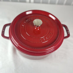 Nồi gang đúc Staub Cocotte Ronde size 24cm (Màu Đỏ)